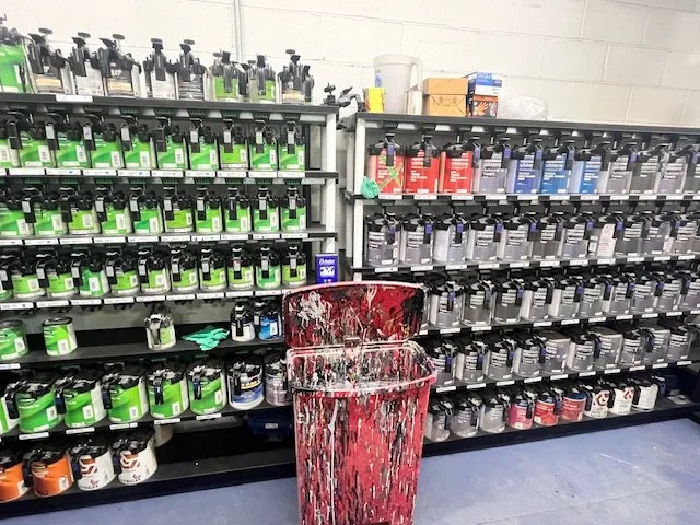 Extensive paint mixing station